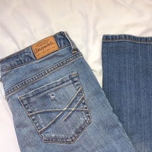 Cute distressed skinny jeans!